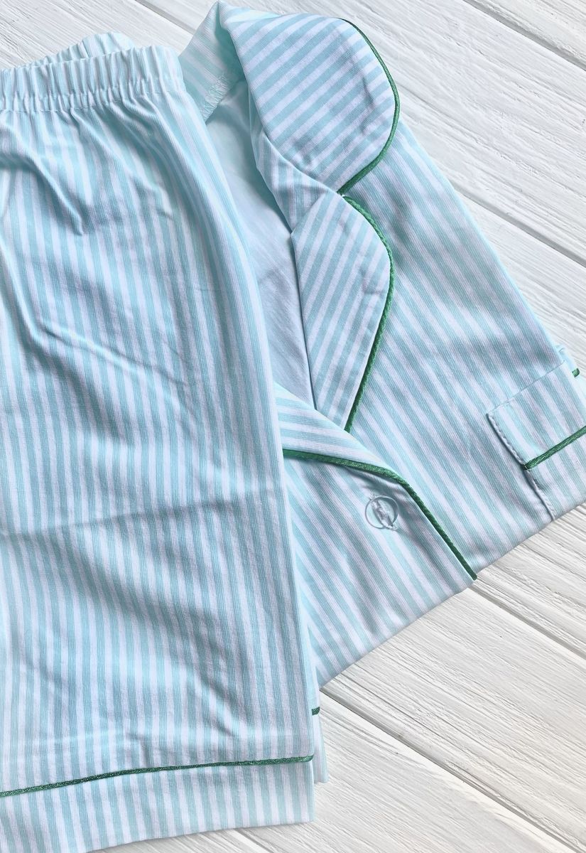 Піжама в смужку шорти та сорочка на гудзиках Julia 17678 фото Колготочка