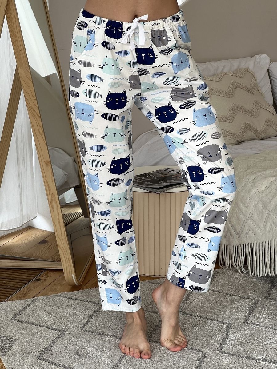 Женский Пижамный костюм COSY брюки из сатина+футболка Кошки Рыбки молочный 10840192 фото Колготочка